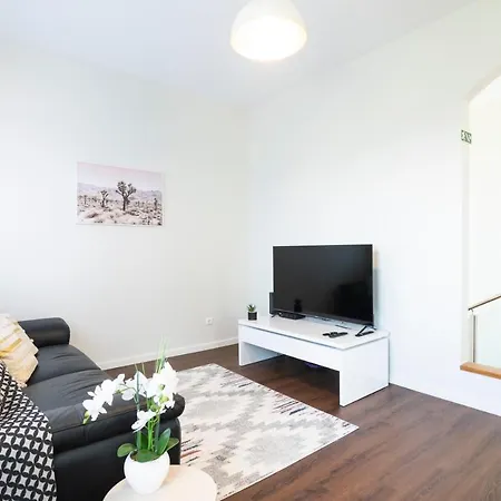 Pearl * Santana (Madeira)