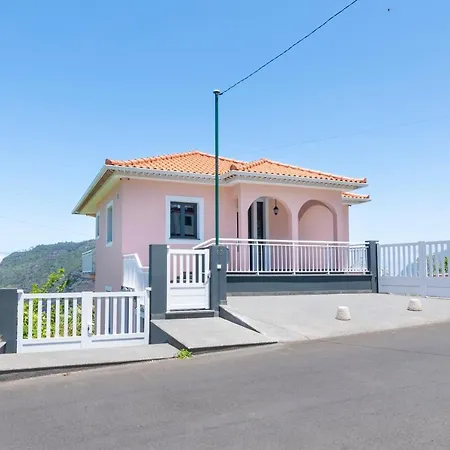 Pearl Santana (Madeira)