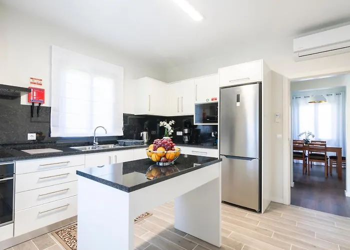 Pearl Willa Santana (Madeira)