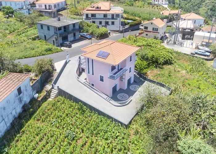 Pearl * Santana (Madeira)