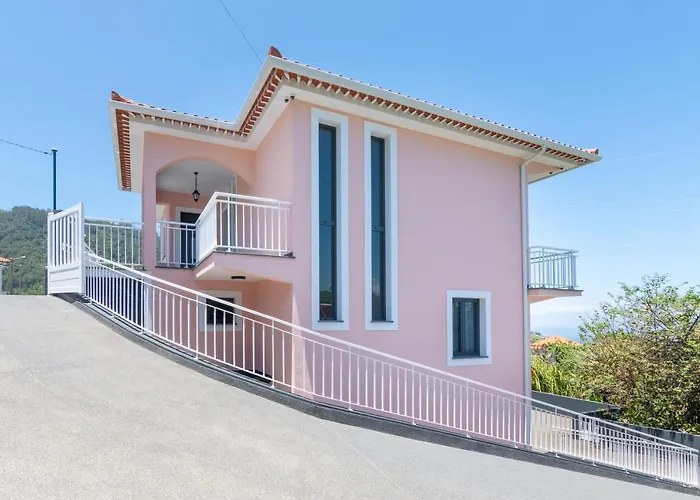 Willa Pearl Santana (Madeira)